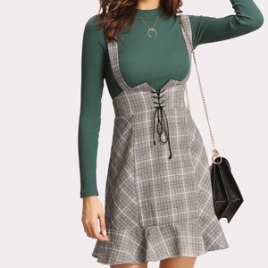 Lace up plaid skirt!